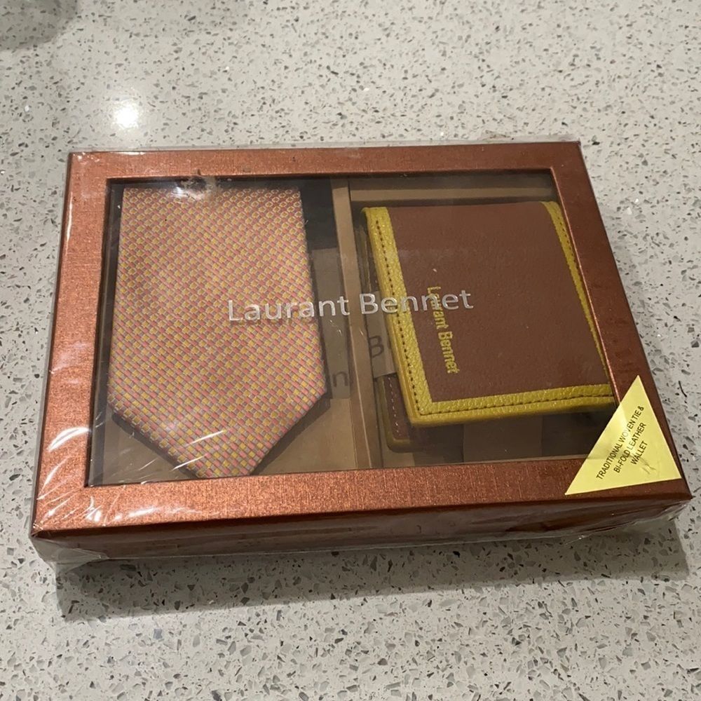 $ Laurant Bennet $  tie and wallet box